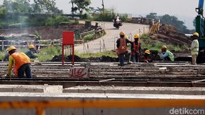 Di Tegalluar, Proyek Kereta Cepat Jakarta-Bandung Masih Berjalan