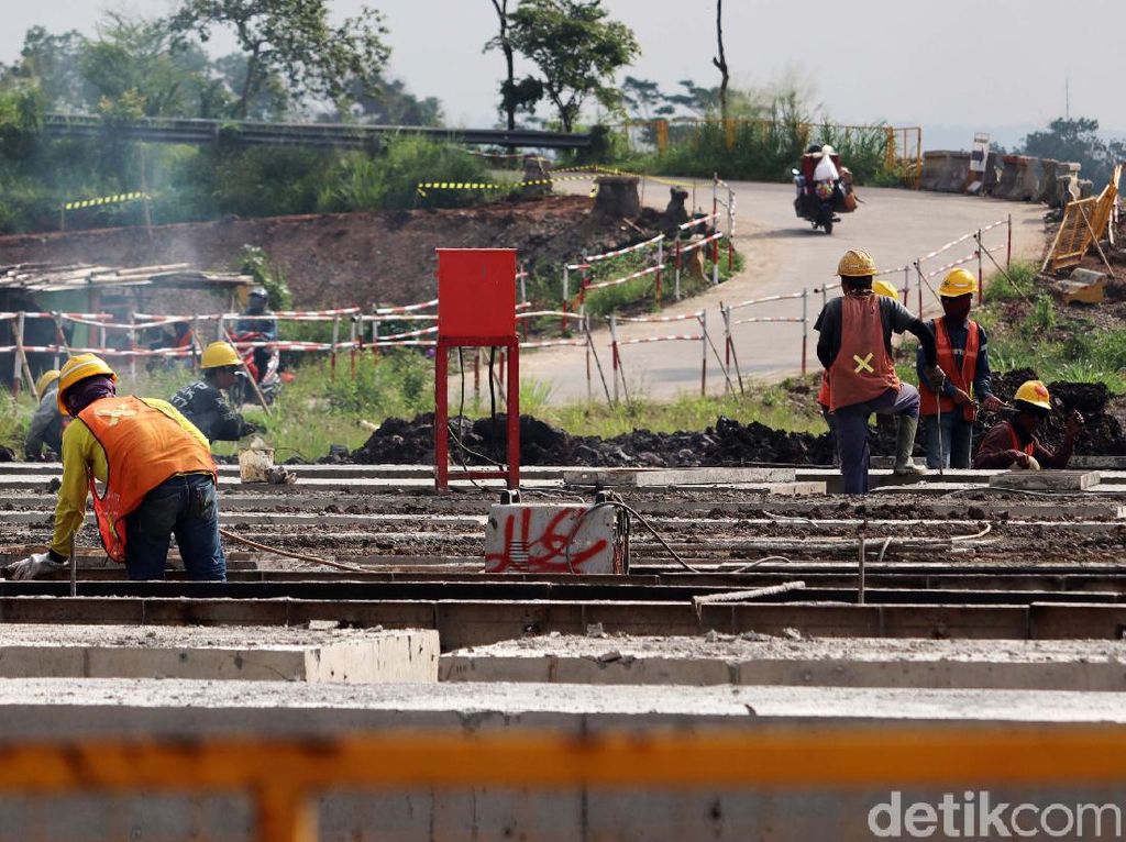 Di Tegalluar, Proyek Kereta Cepat Jakarta-Bandung Masih Berjalan