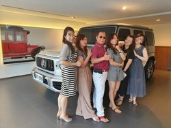 Viral, Pria Tajir Hidup dengan 4 Istri dan 16 Selingkuhan di Rumah 8 Lantai