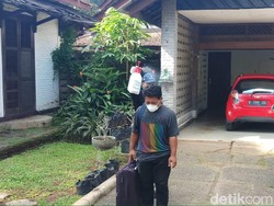 Seorang Pria di Rumah WNI Positif Corona Disemprot Lalu Dibawa ke RSPI