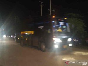 Dikawal Ketat, 69 WNI ABK Diamond Princess Tiba di Pelabuhan Indramayu