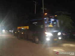 Dikawal Ketat, 69 WNI ABK Diamond Princess Tiba di Pelabuhan Indramayu