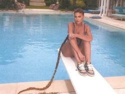 Rambut Kylie Jenner Jadi Sorotan, Saking Panjangnya Dibilang Mirip Ular