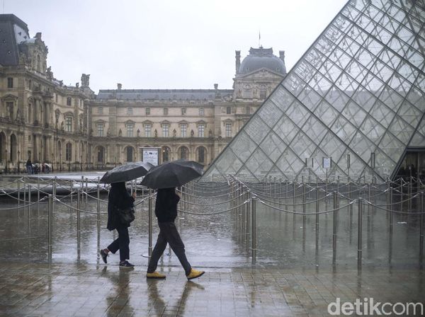 Gegara Corona, Museum Louvre Paris Ditutup Sementara