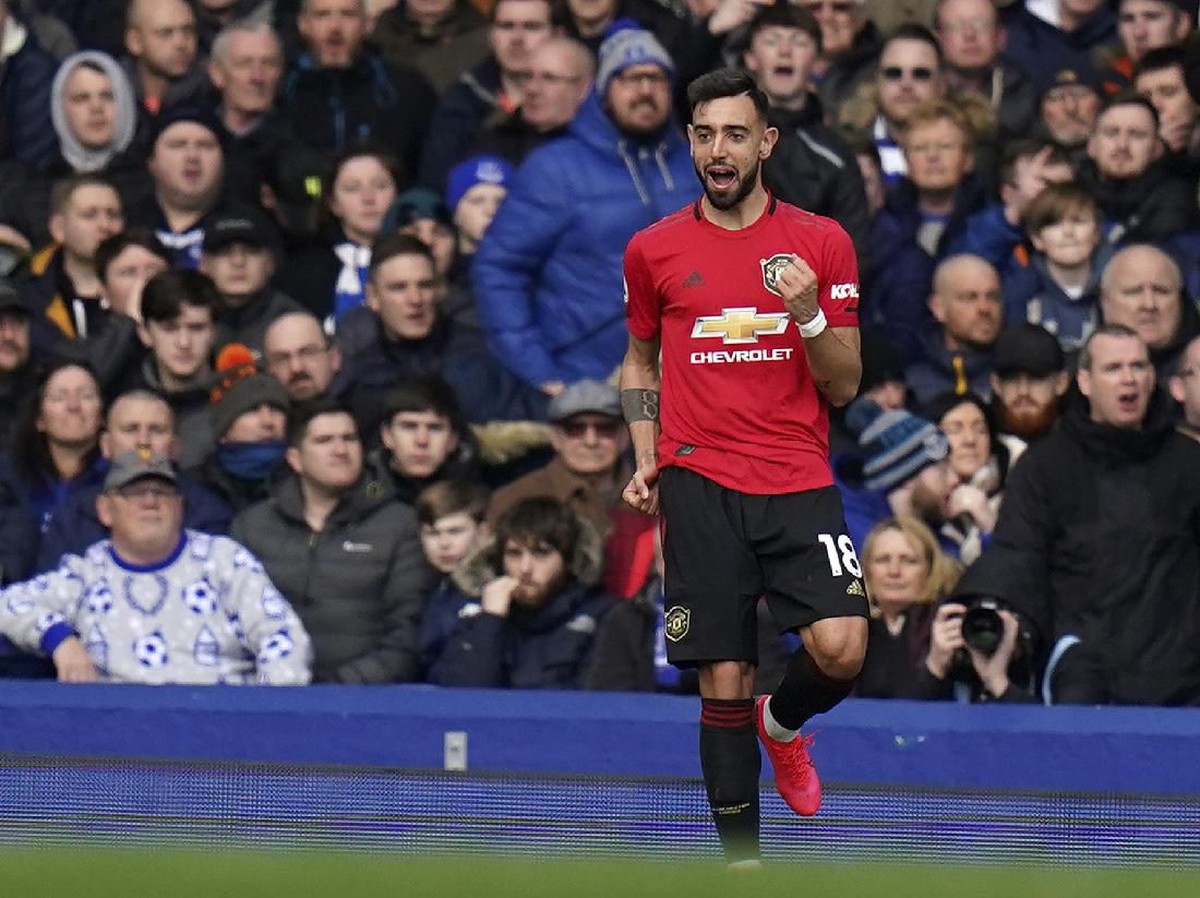 Pemain Manchester United, Bruno Fernandes, merasa mirip Juan Sebastian Veron. (Foto: AP/Jon Super)