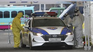 Pemeriksaan Via Drive Thru Jadi Cara Korsel Cegah Penyebaran Corona