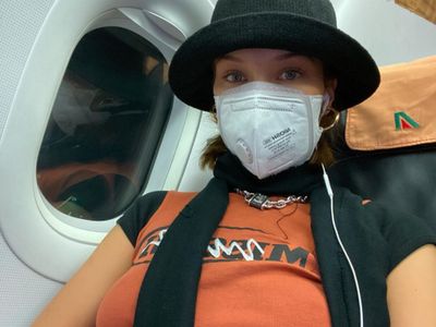 Cegah Corona! Deretan Aksi Para Selebriti Dunia Bermasker