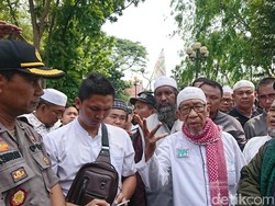 Massa Ormas Islam Demo Konjen India di Medan, 2 Waket DPRD Sumut Ikut