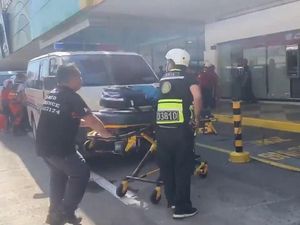 Teror Pria Bersenjata di Mal Filipina: Sandera Pengunjung dan Tembak Karyawan