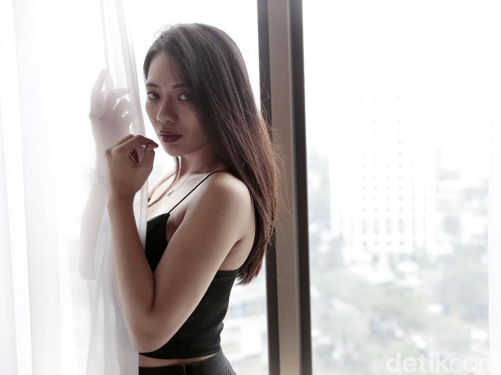 Berlliana Lovell Pernah Diajak Ngamar Rp 7 Juta Pakai Lingerie Berlliana Lovell Pernah Diajak Ngamar Rp 7 Juta Pakai Lingerie