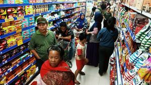 Efek Corona, Pembeli di Pusat Perbelanjaan Naga Masih Normal