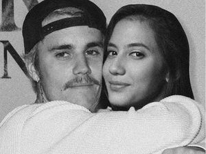 Nggak Usah Iri! Pevita Pearce Dipeluk Justin Bieber