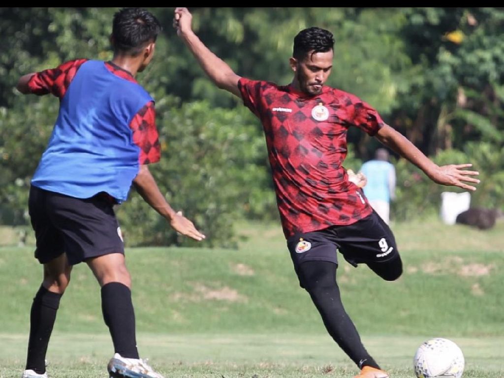 Semen Padang Mantapkan Tim Jelang Liga 2 Semen Padang Mantapkan Tim Jelang Liga 2