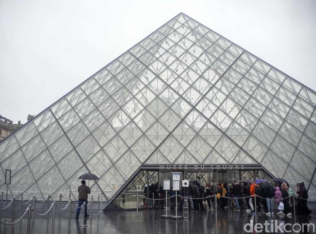 Hore! Museum Louvre Kembali Dibuka Untuk Wisatawan Hore! Museum Louvre Kembali Dibuka Untuk Wisatawan