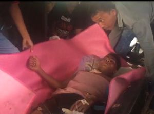 Leher Ditusuk Besi Saat Tidur, Pria Wakatobi Bertahan 15 Jam demi ke RS Leher Ditusuk Besi Saat Tidur, Pria Wakatobi Bertahan 15 Jam demi ke RS