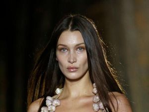 Bella Hadid Ikut Bersuara untuk Bantu Warga usai Ledakan di Beirut