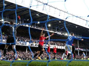 Sudah Benarkah VAR Anulir Gol Everton ke Gawang MU?
