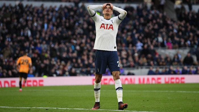 LONDON, ENGLAND - MARCH 01: Dele Alli of Tottenham Hotspur reacts during the Premier League match between Tottenham Hotspur and Wolverhampton Wanderers at Tottenham Hotspur Stadium on March 01, 2020 in London, United Kingdom. (Photo by Shaun Botterill/Getty Images)