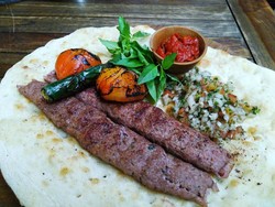 Des & Dan : Kenyang Santap Shish Kebab dan Kopi Turki Autentik