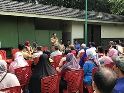 Temui Warga Studio Alam Depok, Sekda: Virus Corona Bikinan Tuhan, Pasti Mati