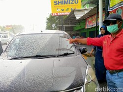 Guyuran Hujan Abu Letusan Gunung Merapi di Klaten Sudah Reda