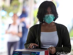 Polisi di Jakbar Sidak Minimarket Cek Ketersediaan Masker Corona