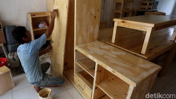 Pascabanjir, Perajin Furniture Kebanjiran Order