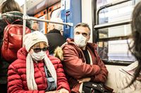 Tips Mencegah Virus Corona bagi Pengguna Transportasi Umum