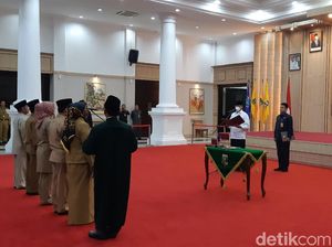 Imbas Corona, Gubernur Banten Bermasker Saat Lantik Eselon II