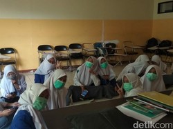 SMK Sebelahan RS Cianjur yang Rawat Suspect Corona Meninggal, Siswa Bermasker