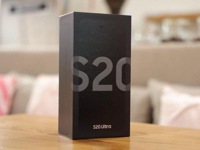 Bongkar Kotak Ponsel Samsung Harga Rp 18 Juta