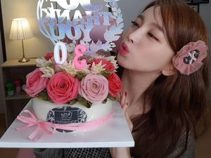 Momen Seru Ssoyoung, Wanita Cantik yang Hobi Mukbang Makanan Ekstrem