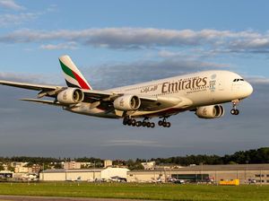 Maskapai Emirates Minta Staf Ambil Cuti Sebulan Tanpa Gaji