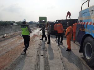 Kabur, Sopir Bus Tabrakan Maut di Tol Tebing Tinggi-Medan Diburu Polisi