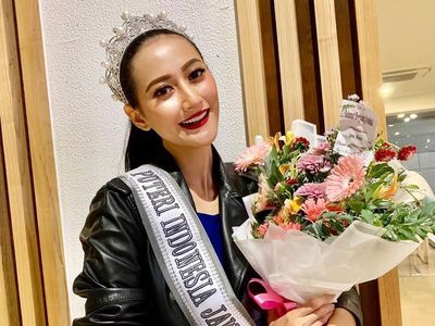 Serunya Ayu Maulida, Saat Makan Es Krim Bareng Finalis MIss Universe 2020