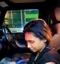 Unik! Akta Kelahiran Bayi Ini Tertulis di Dalam Mobil Jeep