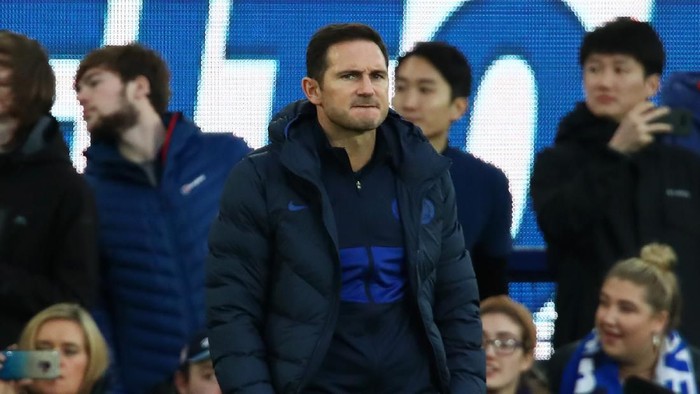 LIVERPOOL, ENGLAND - DECEMBER 07: Frank Lampard, Manager of Chelsea looks on during the Premier League match between Everton FC and Chelsea FC at Goodison Park on December 07, 2019 in Liverpool, United Kingdom. (Photo by Clive Brunskill/Getty Images)