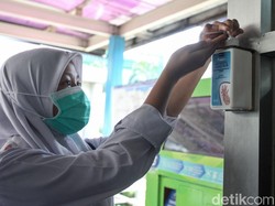 Banyak yang Tak Standar, FKUI Tak Sarankan Bikin Hand Sanitizer Sendiri