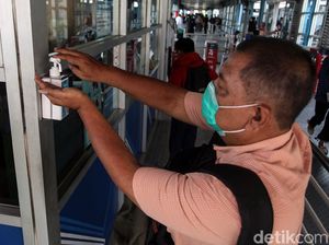 Hidrogen Peroksida Picu Iritasi, Amankah Bikin Hand Sanitizer Sendiri? Hidrogen Peroksida Picu Iritasi, Amankah Bikin Hand Sanitizer Sendiri?