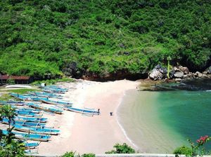 Pantai Gesing di Gunung Kidul yang Punya Spot Foto Keren Pantai Gesing di Gunung Kidul yang Punya Spot Foto Keren