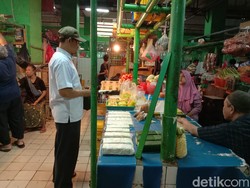 Sembako Laris Diborong Gara-gara Corona, Bikin Harga Naik?