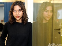 Skripsi Memperkenalkan Adinda Thomas dengan Gunung