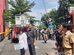 Kemunculan Asap di Gedung Siola Kagetkan Warga hingga Wali Kota Risma