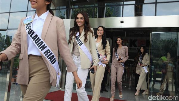 Momen Finalis Puteri Indonesia Belajar Bahaya Korupsi