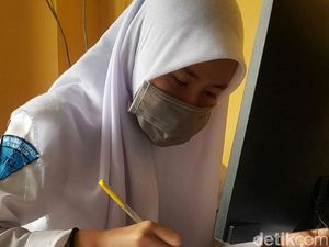 Antisipasi Corona, Siswa Sekolah di Sebelah RS Cianjur Pakai Masker
