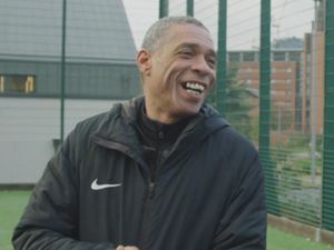 Kenalin Nih Pelatih Garuda Select asal Inggris, Des Walker