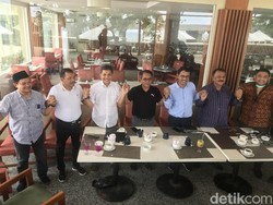 Anggota DPR dan Anak Mantan Gubernur Berebut Kursi Ketua Golkar Sumbar