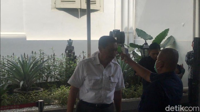 Menteri-menteri dicek suhu tubuh sebelum masuk ke Istana/Andhika detikcom