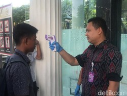 Imbas Corona, Suhu Tubuh Tamu dan Pegawai di Istana Diperiksa