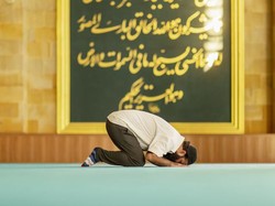 Bacaan Sujud Syukur: Doa dan Tata Caranya Sesuai Sunnah